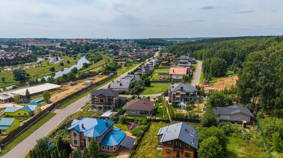 Участок в КП Лес и река