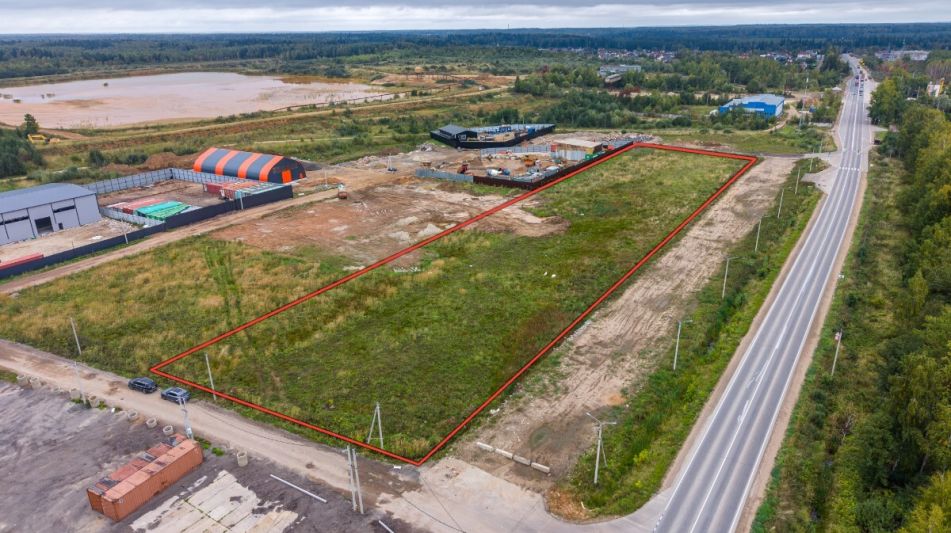 Участок под коммерцию в Карасино