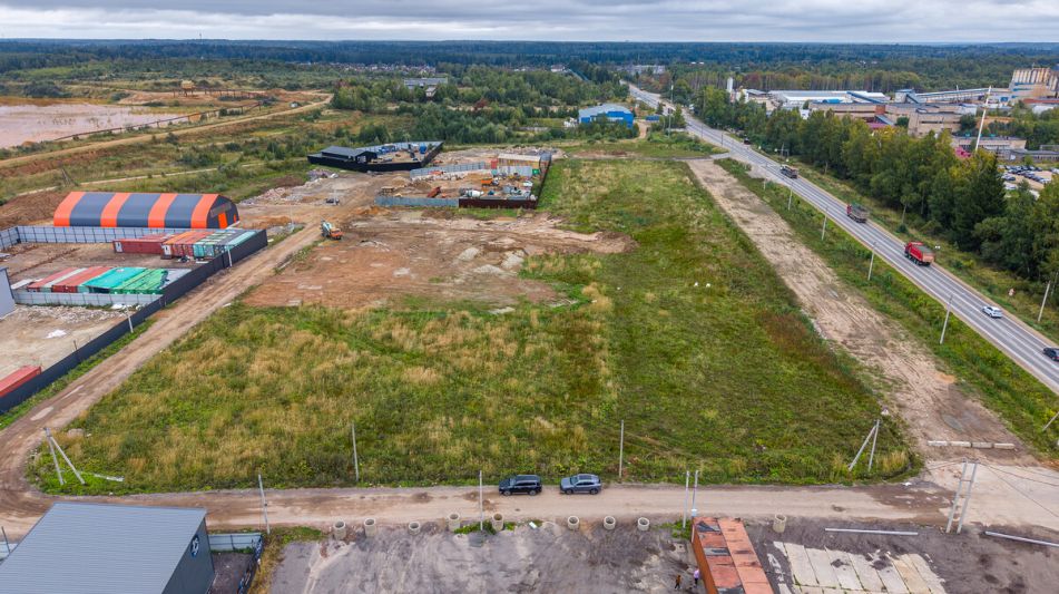 Участок под коммерцию в Карасино