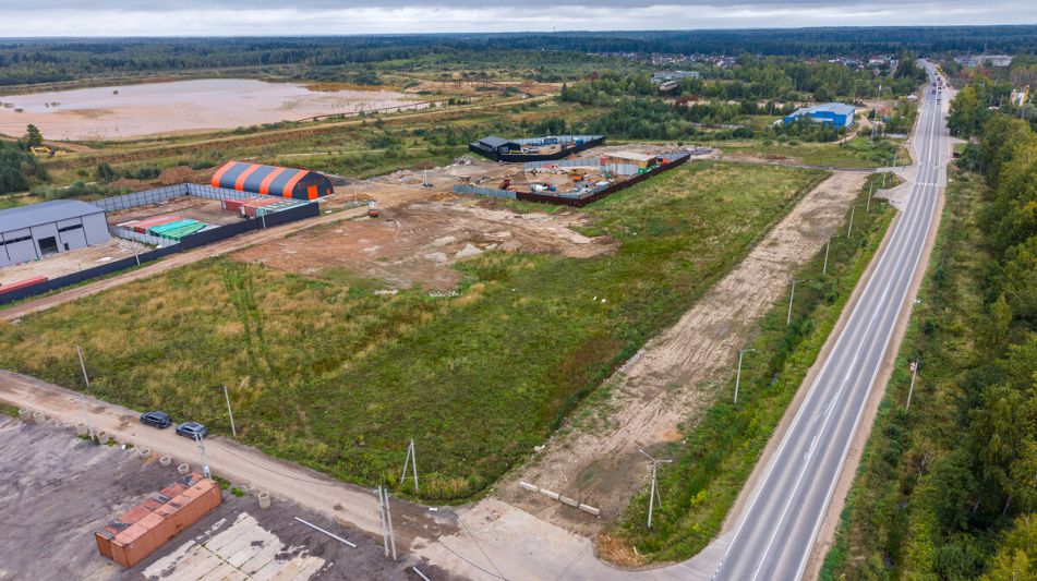 Участок под коммерцию в Карасино