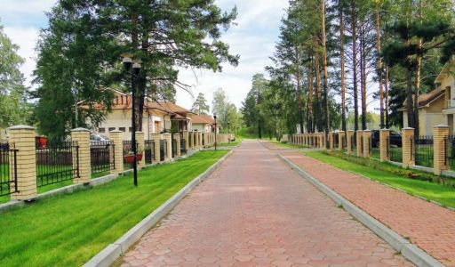 Дом под отделку в поселке Дубрава