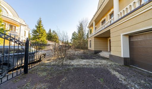 Дом в Новахово со своими соснами