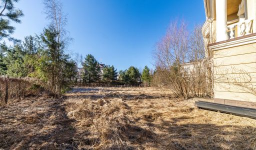 Дом в Новахово со своими соснами