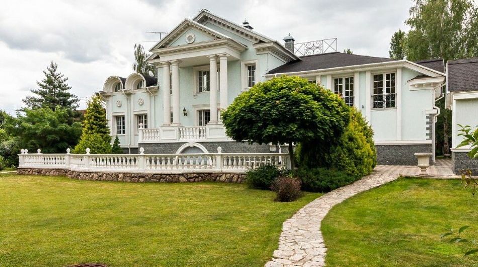 Классический дом в КП Ларюшино-2