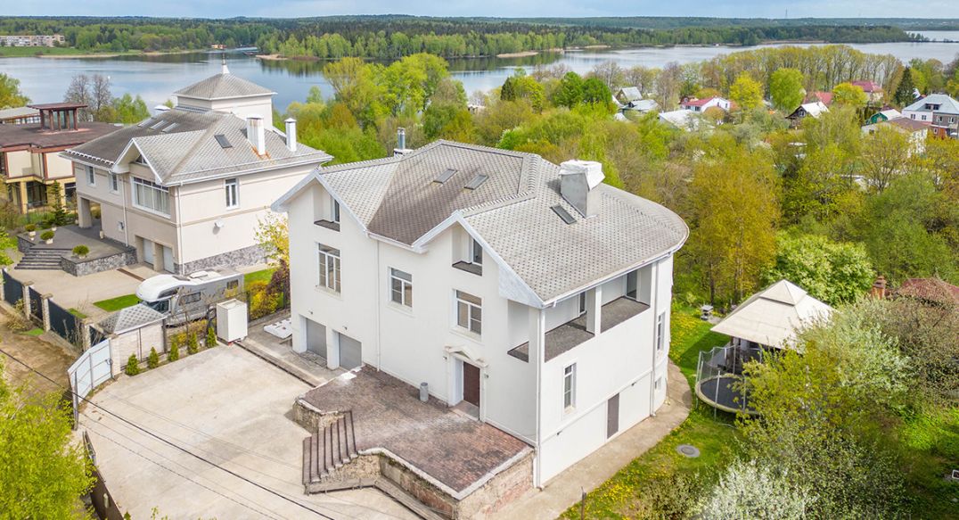 Большая черная