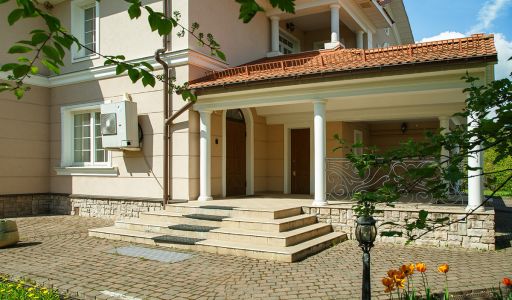 Вилла у озера в КП Новый Свет