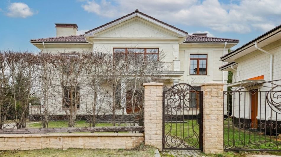 Дом под отделку в Ренессанс парке