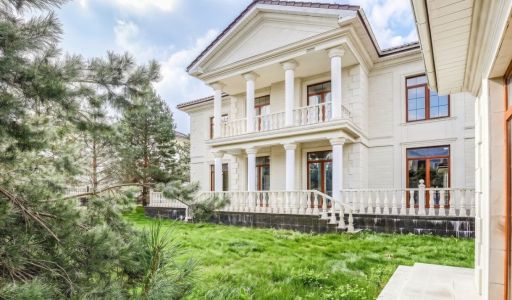 Дом под отделку в Ренессанс парке