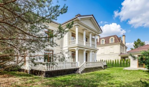 Дом под отделку в Ренессанс парке