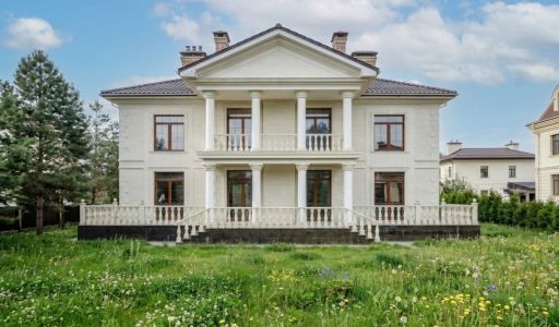 Дом под отделку в Ренессанс парке