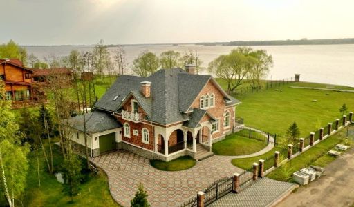 Дом на 1 линии в Московском море