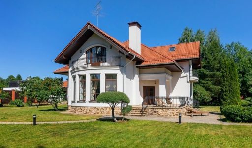 Стильный дом в КП Лесное озеро