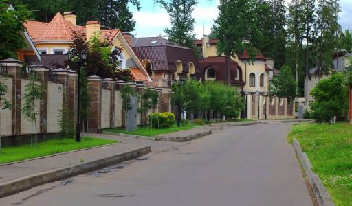 Дом под отделку в поселке Дубрава