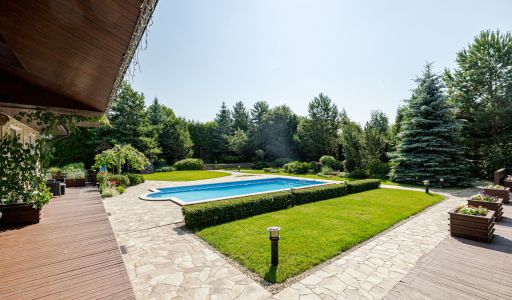 Дом с бассейном в КП Променад