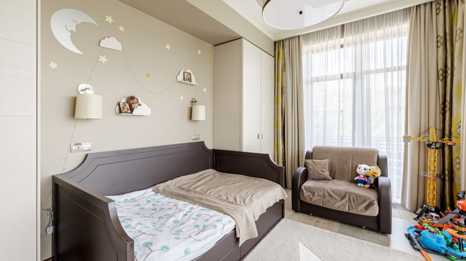 Дом с бассейном в КП Променад