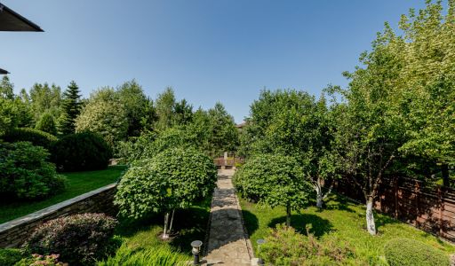 Дом с бассейном в КП Променад