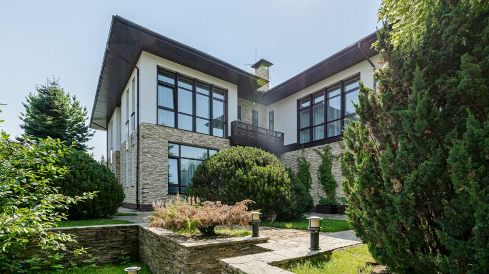 Дом с бассейном в КП Променад