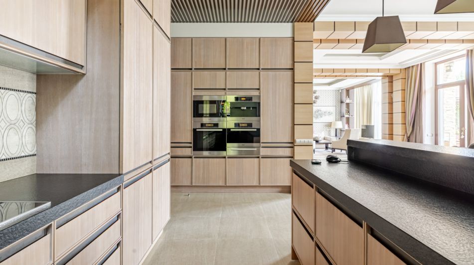 Дом с бассейном в КП Променад