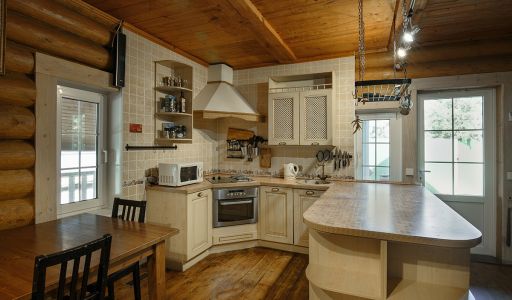 Дом на берегу Рыбинского водохранилища