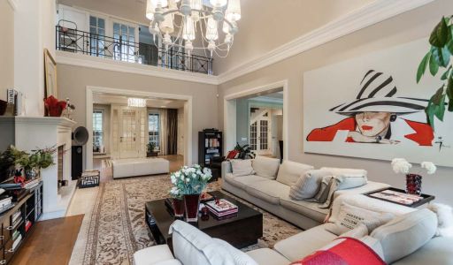 Дом с бассейном в Ивакино