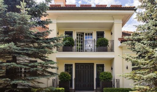 Дом с бассейном в Ивакино