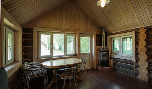 Дом на берегу Рыбинского водохранилища