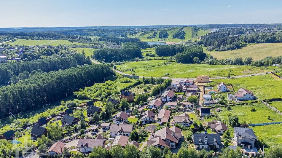 Барнхаус в поселке Иванцево
