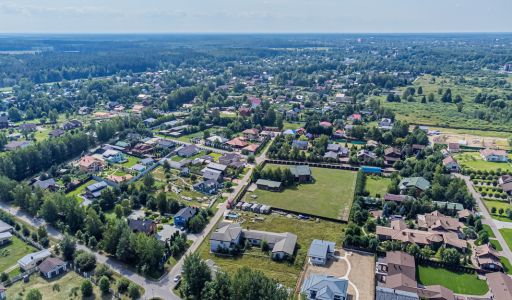 Участок рядом с Московским морем