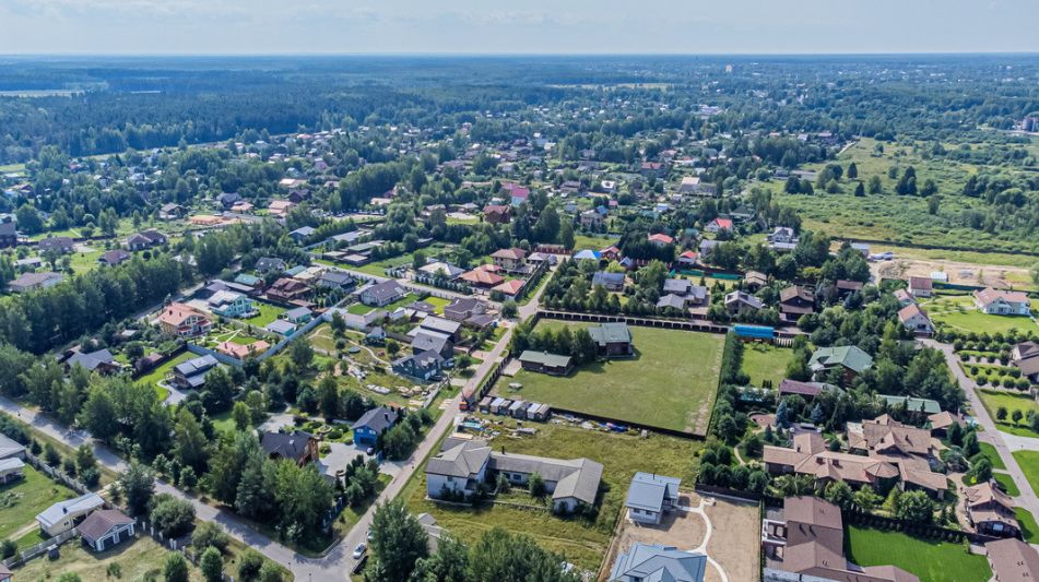 Участок рядом с Московским морем