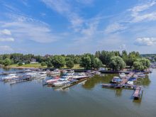 Участок рядом с Московским морем