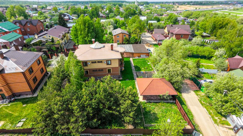 Дом в деревне Бородино