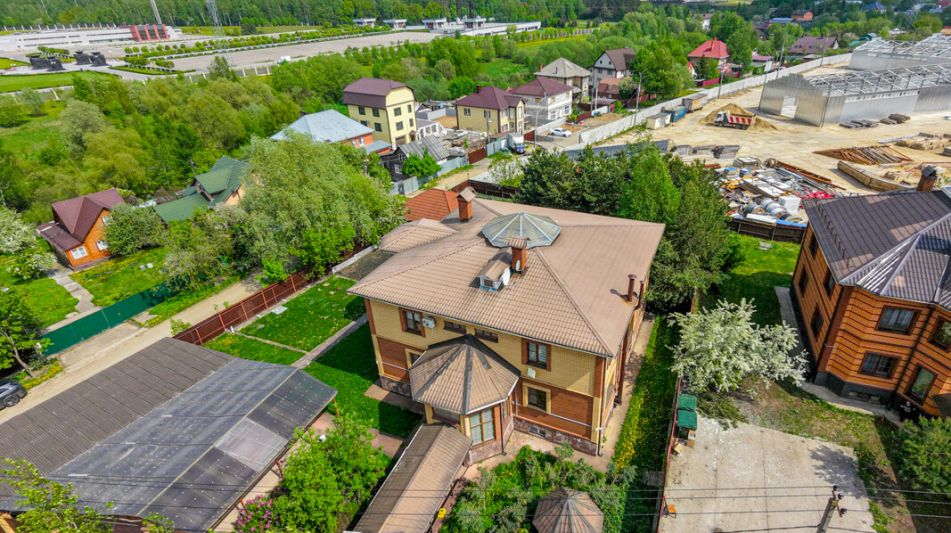 Дом в деревне Бородино