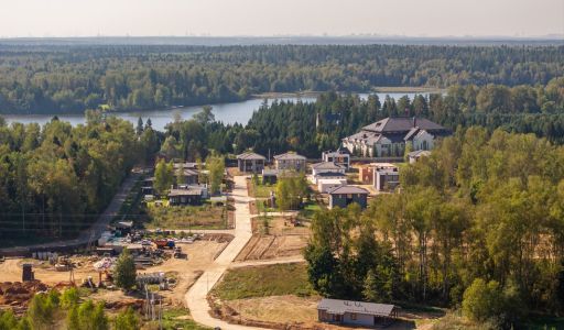 Живописный участок в КП Реки