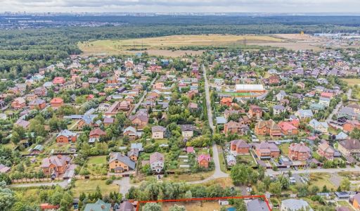Дом в деревне Беляниново