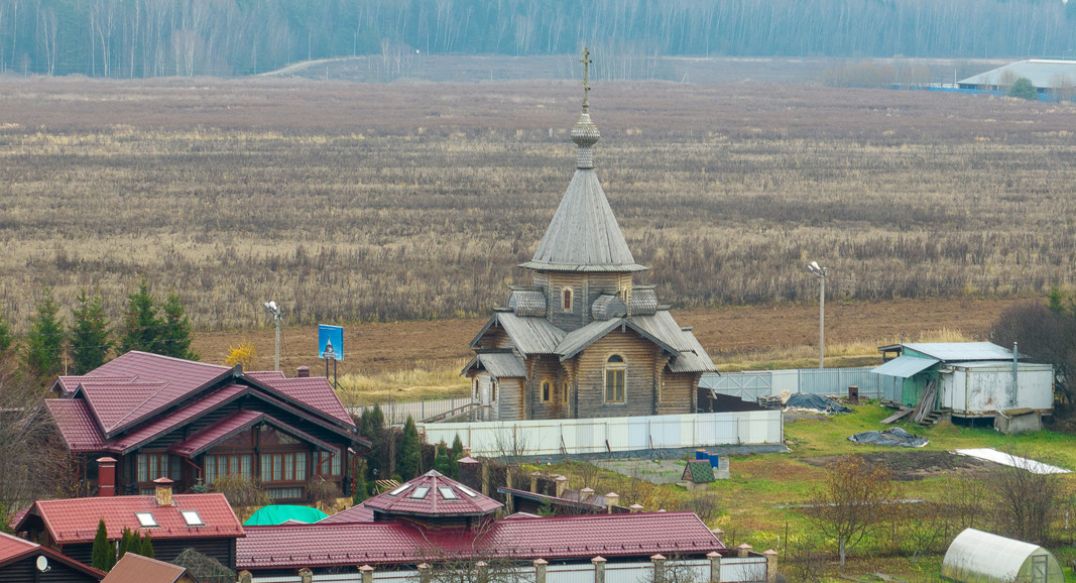 Дом у реки