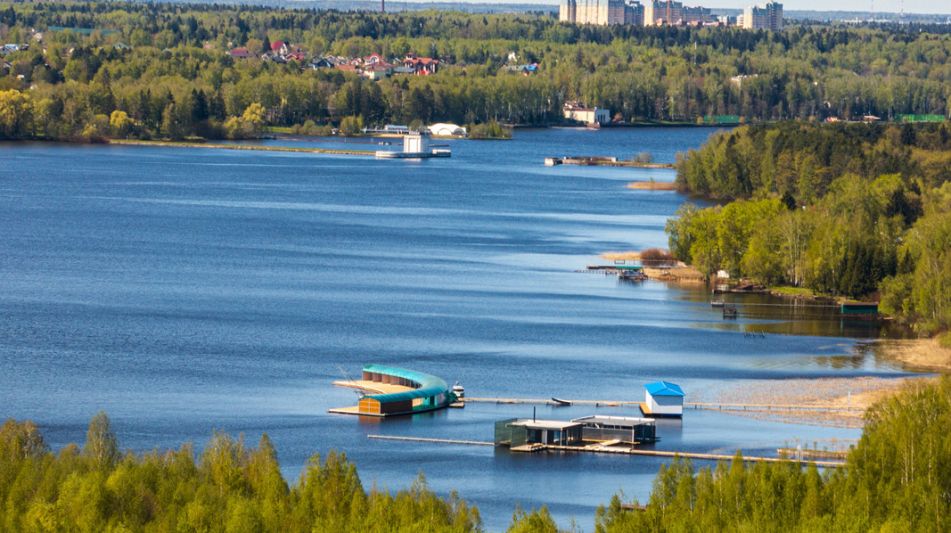 Дом с видом на воду в Славино