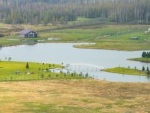 Земля на берегу озера в Можайске