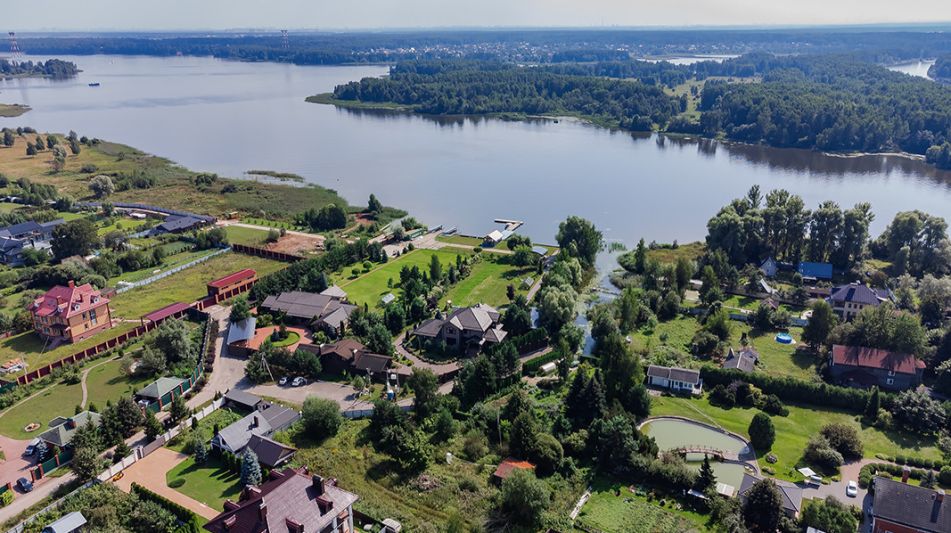 Участок на первой линии Витенево