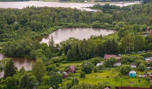 Участок у озера в Рождественно