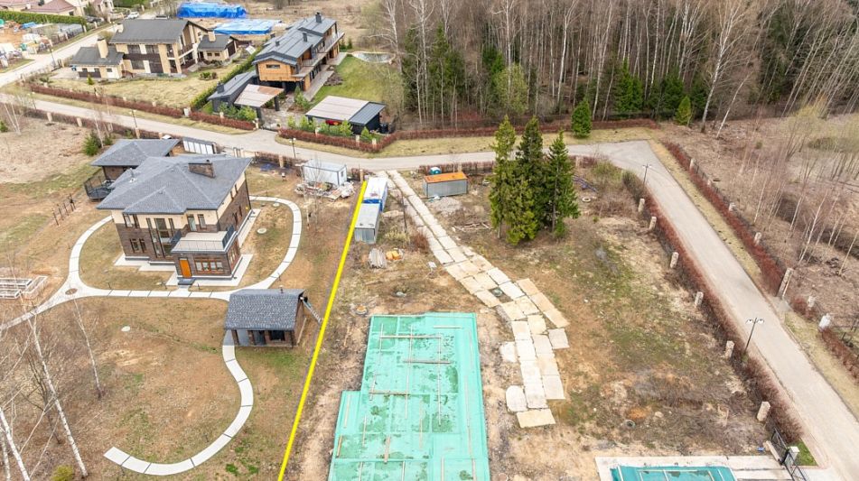 Участок у леса КП Лазурный берег