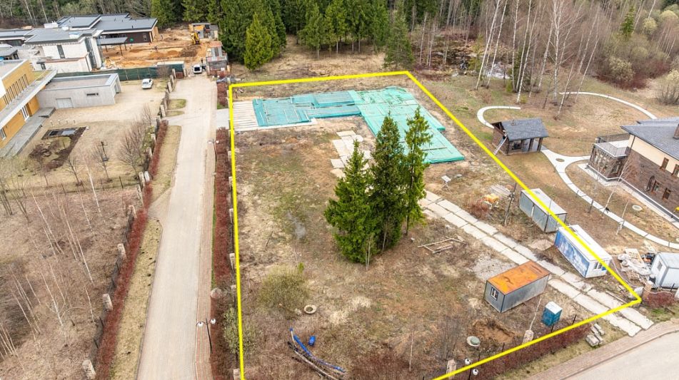 Участок у леса КП Лазурный берег