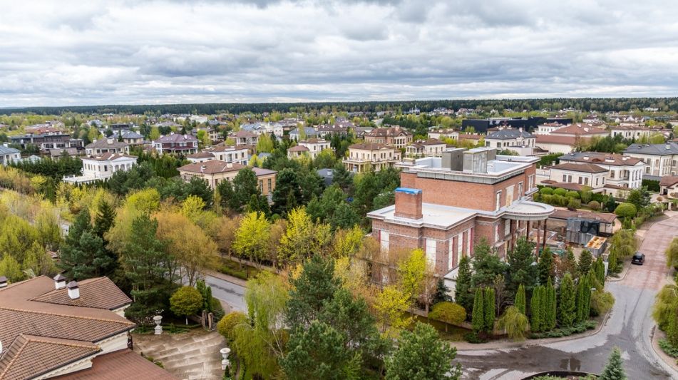 Дом под отделку в КП Монолит