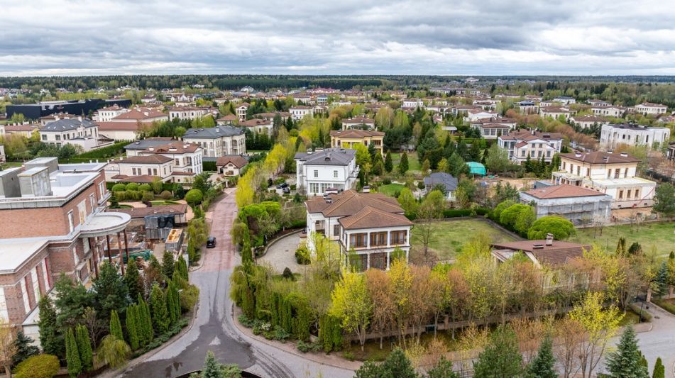 Дом под отделку в КП Монолит