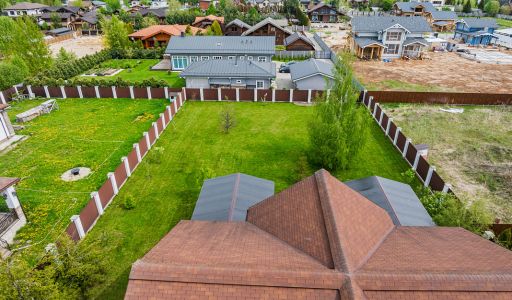 Деревянный дом в Московском море