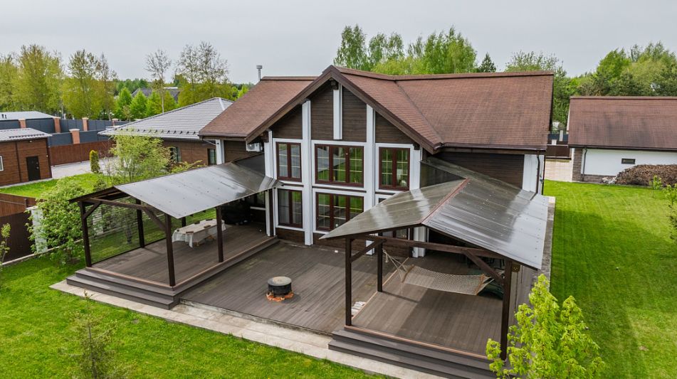 Деревянный дом в Московском море