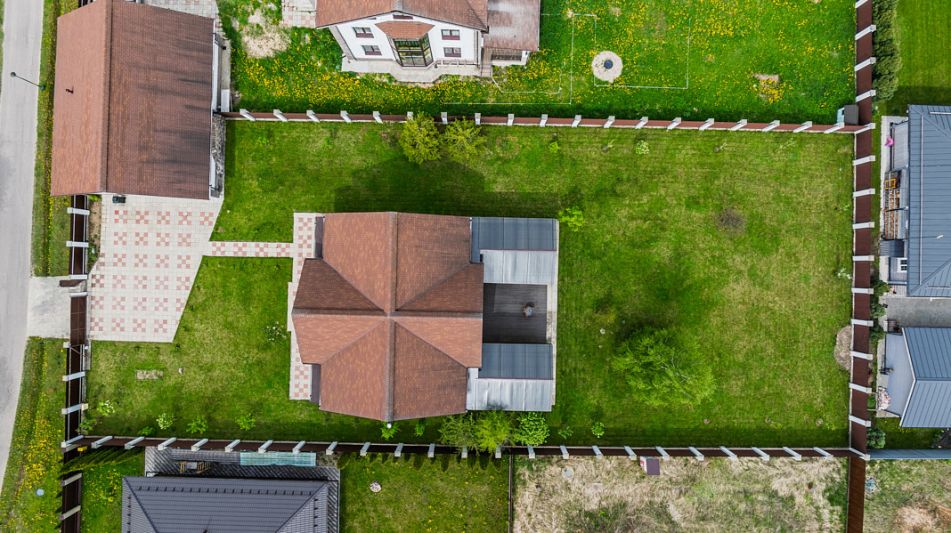 Деревянный дом в Московском море