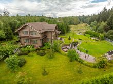 Стильный дом из бруса в Фокс Хилс