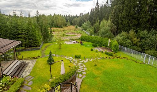 Стильный дом из бруса в Фокс Хилс