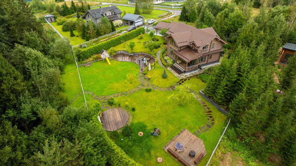 Стильный дом из бруса в Фокс Хилс