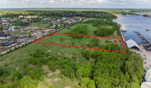 Участок на первой линии в Авроре